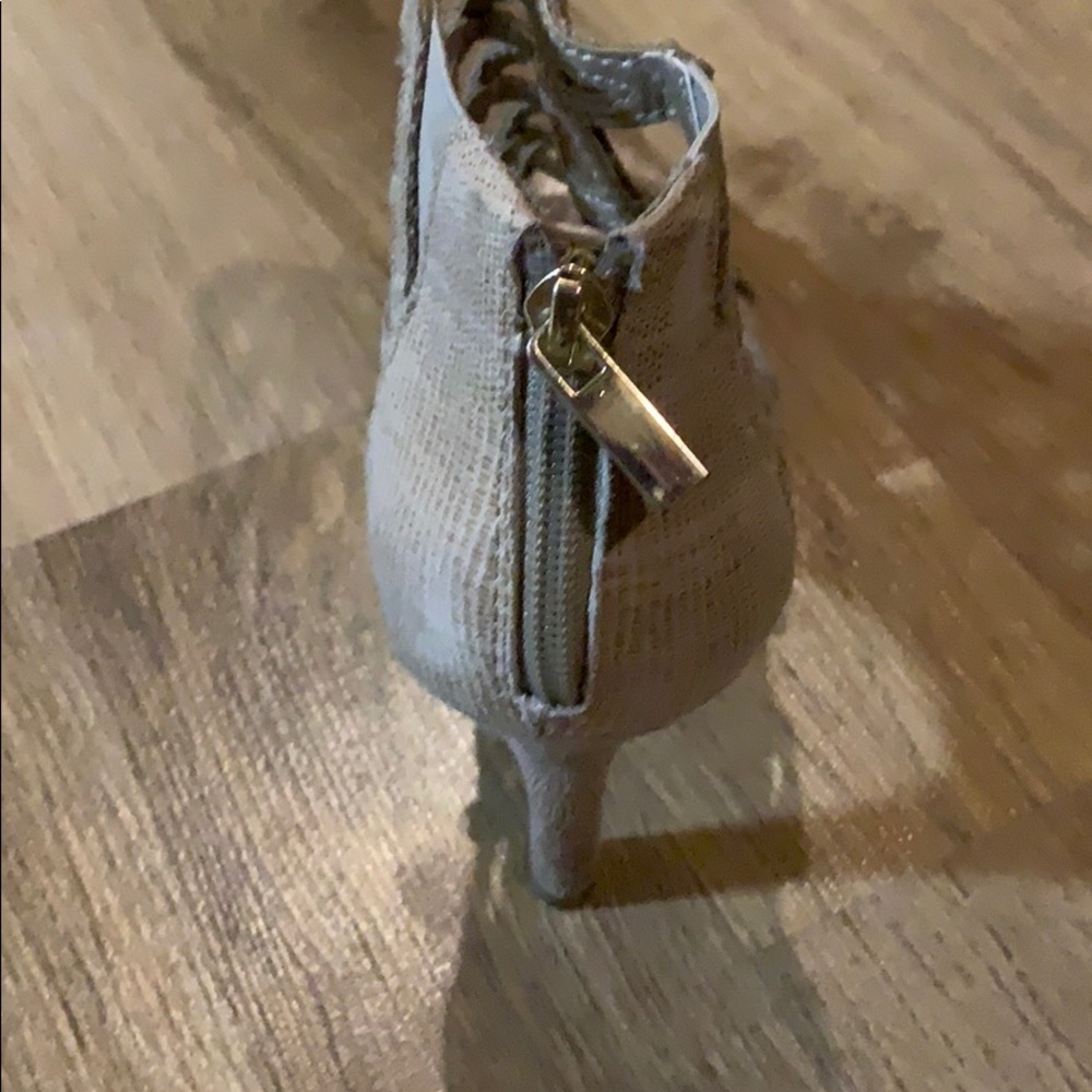 Ana Open toe Tan Lattice Heels - Picture 3 of 6